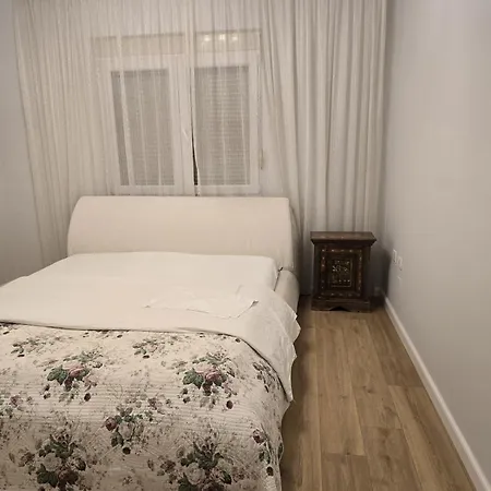 Prime Bulevard 3bdr Lejlighed *